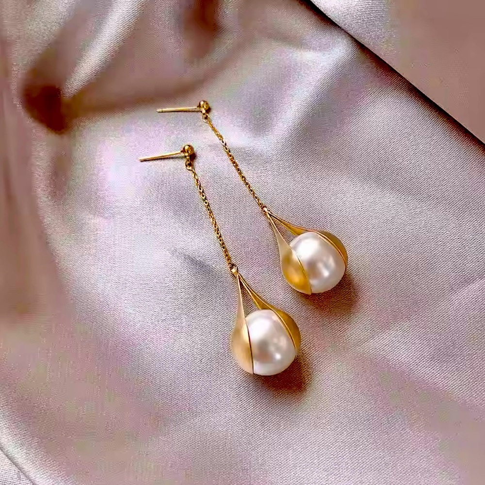 Gold & Pearl Earrings